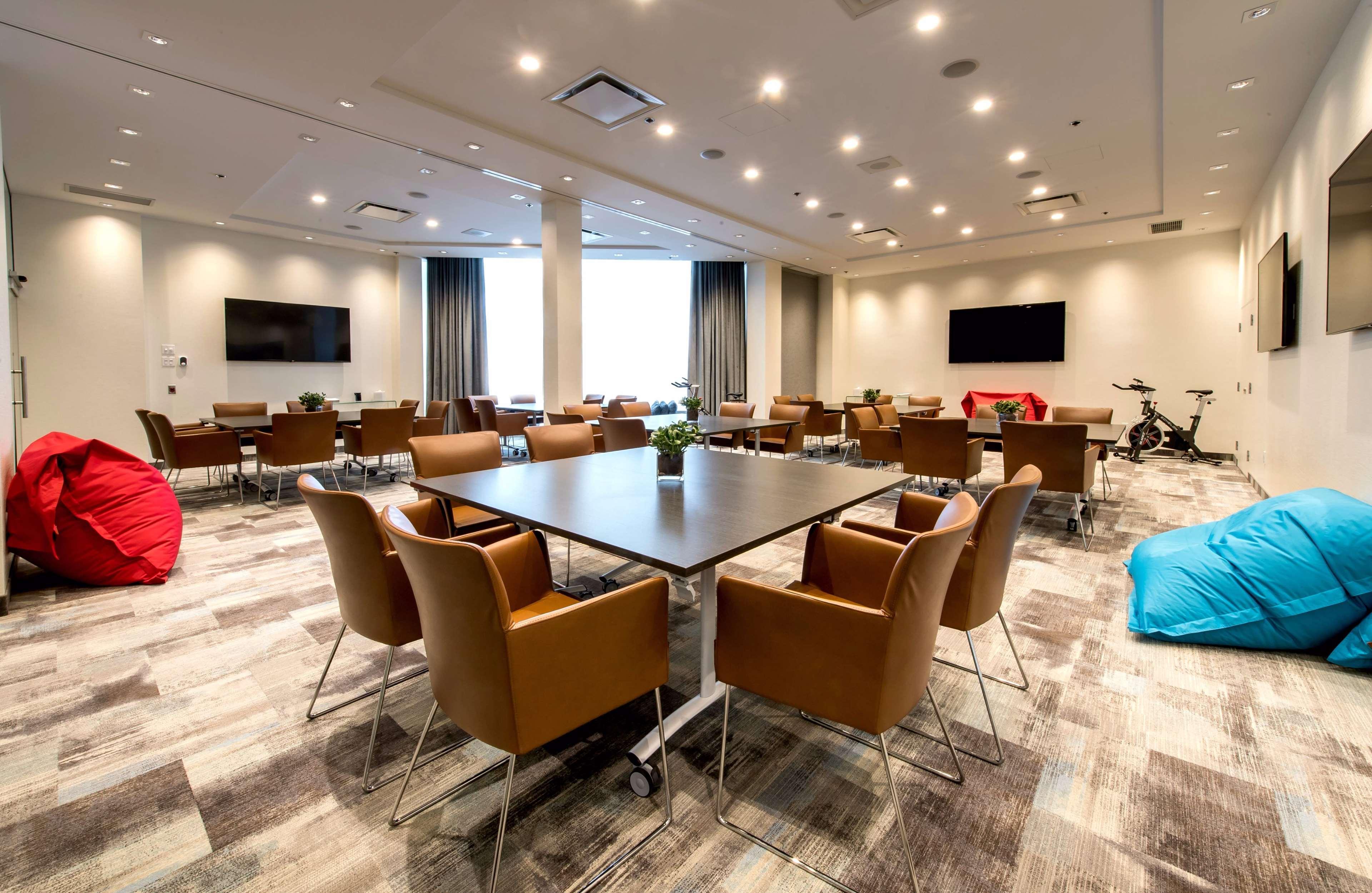 Готель Hilton Montreal/Лаваль Екстер'єр фото